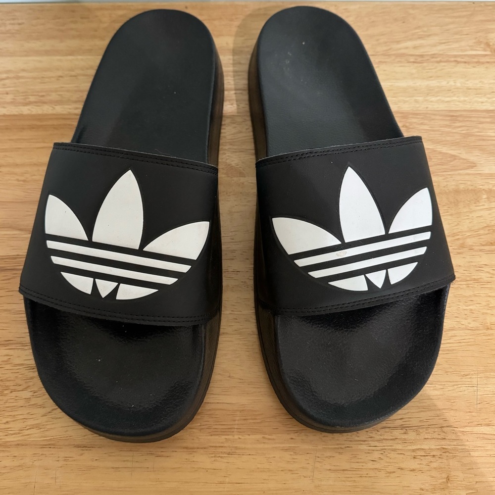 adidas | Unisex Street Style Logo Slip-On Shoes